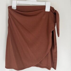 Aritzia front tie skirt